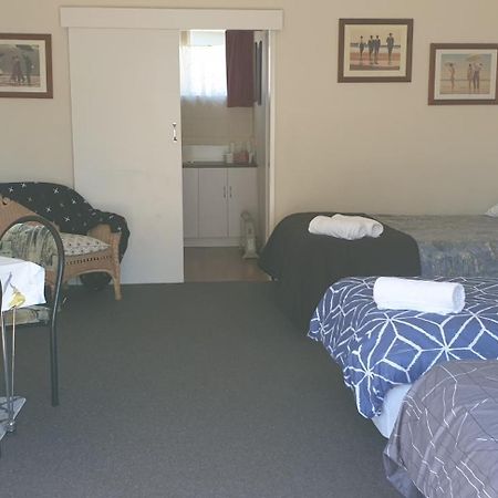 Roadside Motel Уэйауру Экстерьер фото